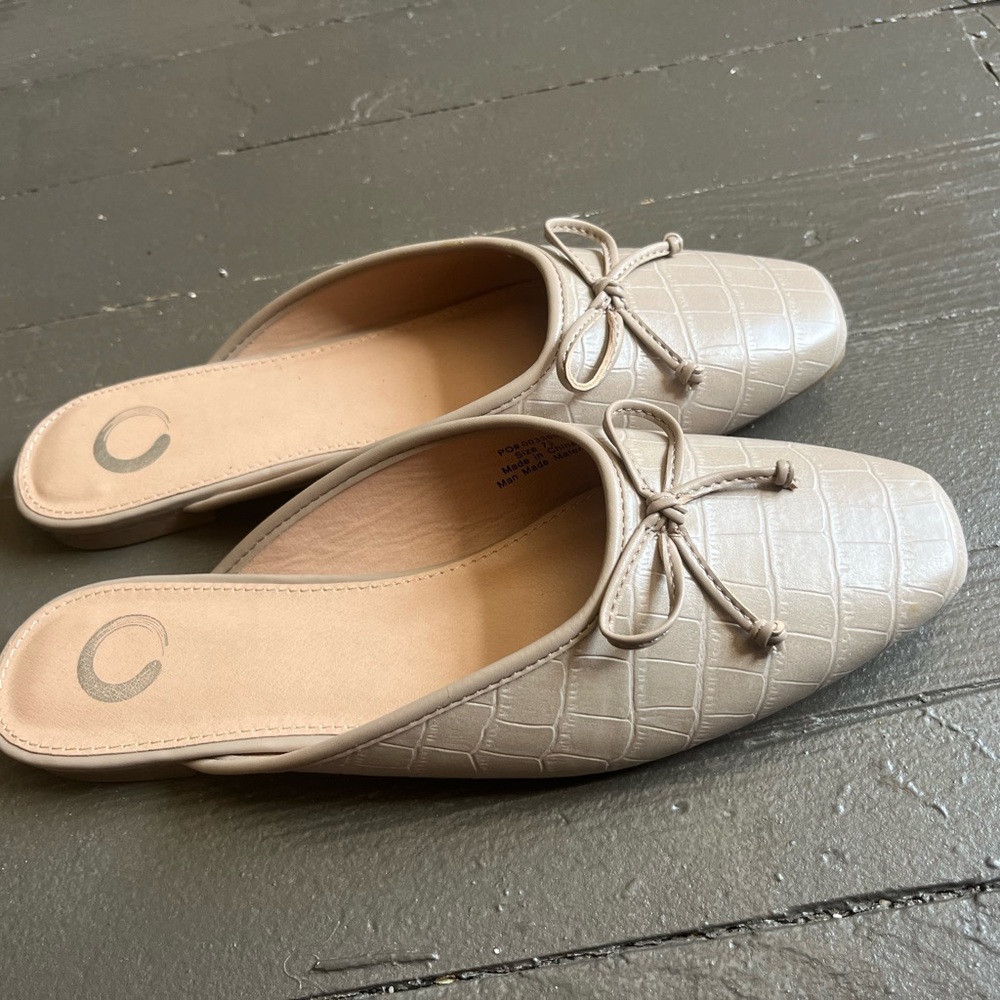 Journee Collection square toe flat/mule tan shoes zero 7.5